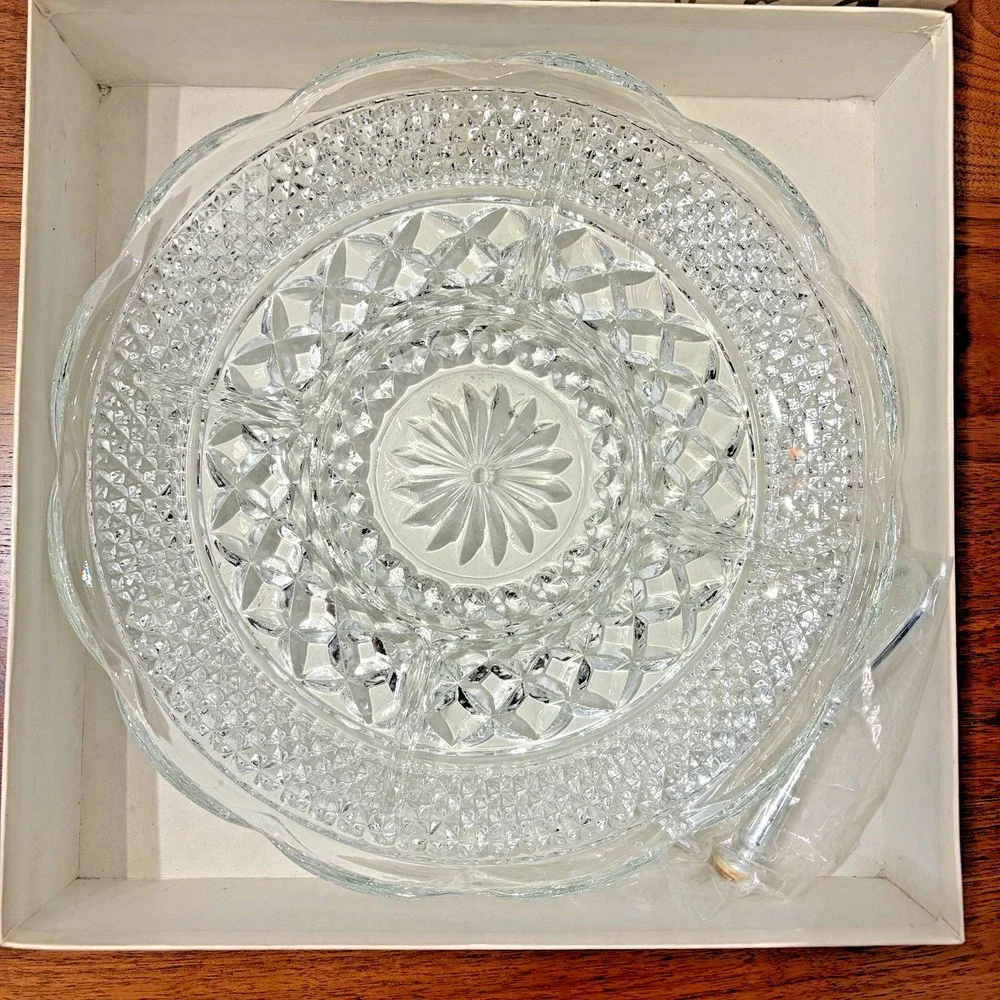 Vintage Anchor Hocking Wexford 2 Tier Tidbit Tray 5 Compartment base